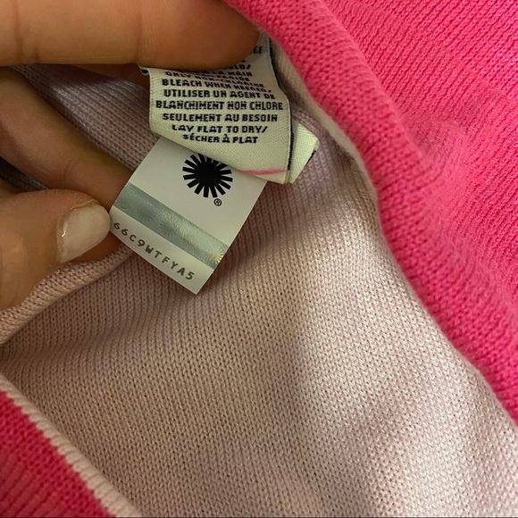 UGG | Intarsia Logo Knit Beanie Pink NEW - Picture 4 of 5